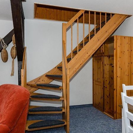 3-Raum-Fewo-Fuer-5-Personen-1-Aufbettung-Auf-Ruegen Appartement Schaprode Buitenkant foto